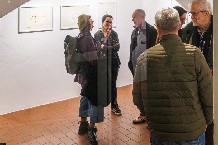 ArtCru_Vernissage_TL_20250320_128-Verbessert-RR-scaled-900x599.jpg
