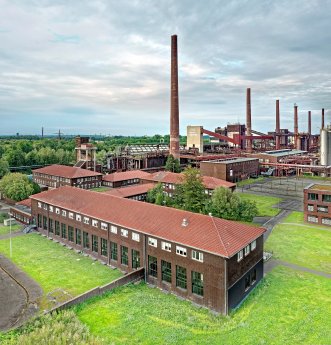 Haus 2 mit Kokerei, UNESCO-Welterbe Zollverein, © RAG Montan Immobilien, Fotograf Thomas St.jpg