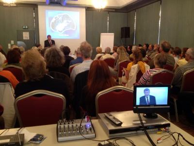 Alle zwei Jahre veranstaltet der DGH einen mehrtätigen Kongress, 2017 zum fünfzehnten Mal. Parallel laufende, bereichernde Workshops und hochkarätige Vorträge werden von namhaften Persönlichkeiten wie Prof. mult. Dr. med. Dr. h. c. mult. Wildor Hollmann (Foto), Dr. Ulrich Warnke oder Prof. Dr. Walter van Laack gehalten.