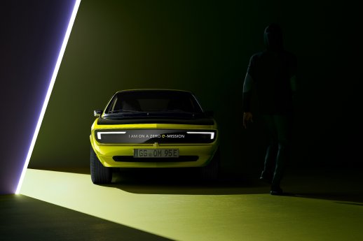 01-Opel-Manta-GSe-ElektroMOD-515484.jpg