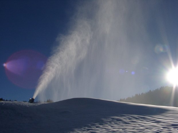 Oberstaufen_Schneekanone.jpg