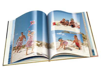 Bestseller: In diesen Tagen geht das zwanzigmillionste CEWE FOTOBUCH über die Ladentheke