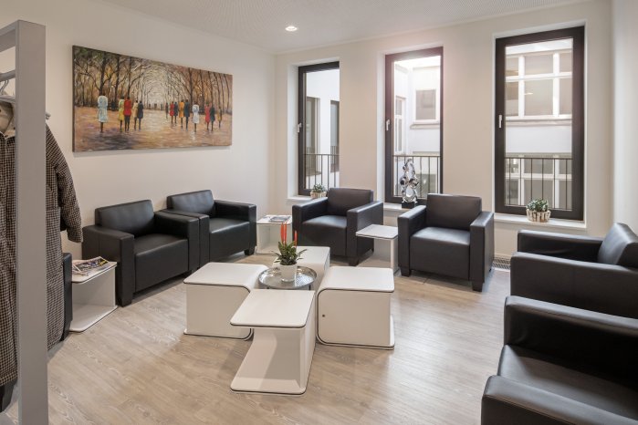 Prof-Dr-Porst-European-Institute-Wartezimmer.jpg