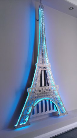 Art-Radiator-Eiffelturm-Kristalle-LED-blau.jpg