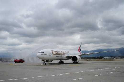 Emirates Wassertaufe Genf-Start.jpg