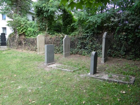 Jüdischer Friedhof in Ronnenberg_Quelle Wikipedia_Gerd Fahrenhorst.jpg