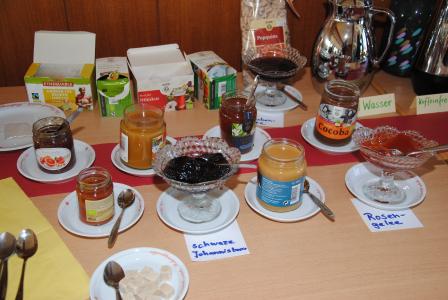 Fair gehandelte bzw. Bio-Produkte aus der Region können beim Fairen Frühstück probiert werden