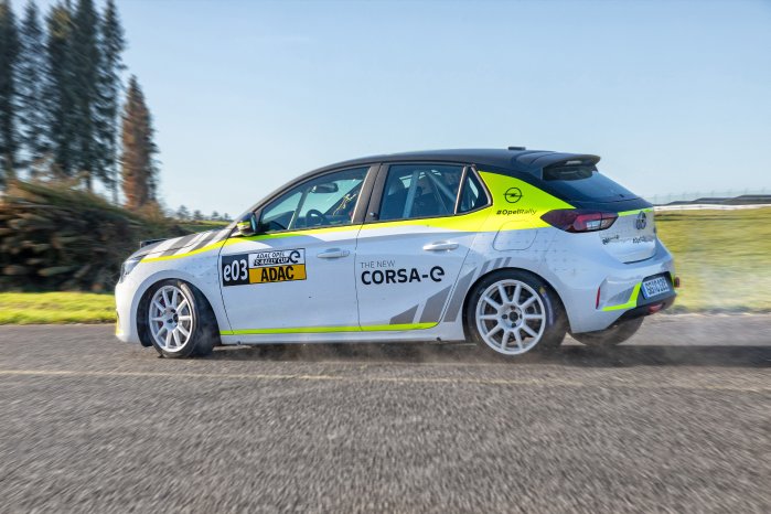 Opel-Corsa-e-Rally-513739.jpg