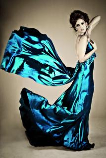 iStock Frau Abendkleid, Foto: Angela Hawkey