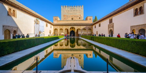 Alhambra_Granada_(C) GetYourGuide.jpg