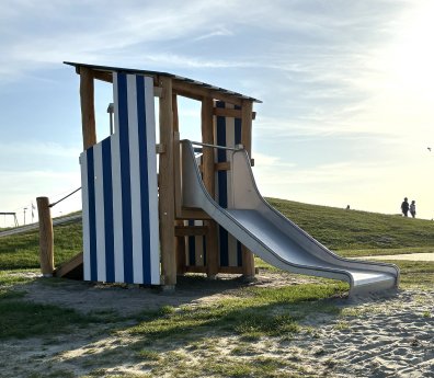 Strandkorb-Rutsche.jpg