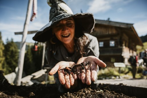 Erdreich Regenwürmer 2024 @Nick Berger Hochaufgelöst-53.jpg