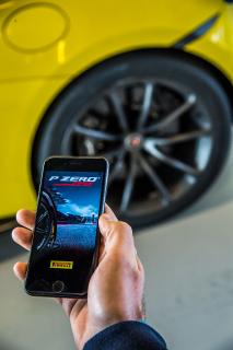 Auf dem Genfer Automobil-Salon präsentiert Pirelli den neuen Pirelli P Zero Winter und die neue App "Track Adrenaline"