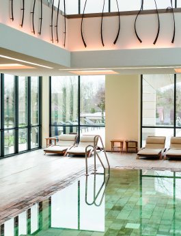 Wald&SchlosshotelFriedrichsruhe_Spa_Innenpool.jpg
