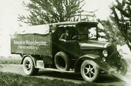 1926_Erster-LKW.jpg