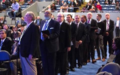 Diskussion beim Exekutivausschusses der adventistischen Weltkirchenleitung 2018 © Foto: Brent Hardinge/Adventist News Network