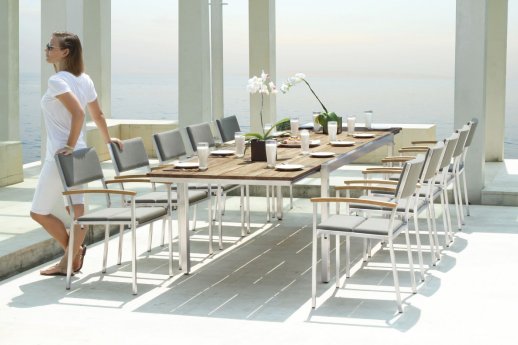 @ZEBRA - Kubex Tisch 220 cm - gedeckt für 10 Pers. kompr.jpg