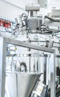 Jüstrich Cosmetics investiert in modernste Technik und ist mit neuem Erscheinungsbild startklar für die Zukunft