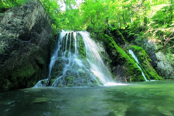 © Mythos Schwaebische Alb Guetersteiner_Wasserfall.jpg