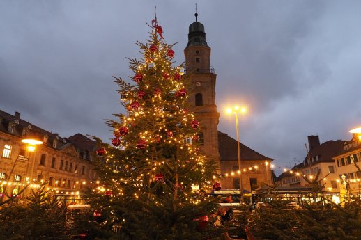 Weihnachtsbaum_Hugenottenplatz©ETM_Thomas_Dettweiler(88).jpg