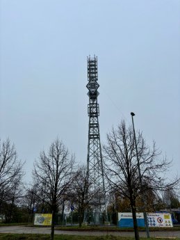 Mobilfunkturm-mit-Borussia-Raute-montiert©PPG Nordpark GmbH.jpg