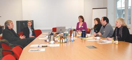 Personen auf dem Bild (von links): Ulrich Schwinges (Medientrainer), Sandra Langheim (Leiterin der Kurverwaltung Land Wursten), Susanne Eilers (Veranstaltungsleiterin/ NNA); Annika Hammer ( Kurverein Nordseeheilbad Esens Bensersiel e. V.), Bernhard Rauhut (Stadt Cuxhaven, Naturschutzbehörde und Landwirtschaft), Heike Niemann (Leiterin Nationalparkzentrum Cuxhaven) Foto: Bernd Schlüsselburg