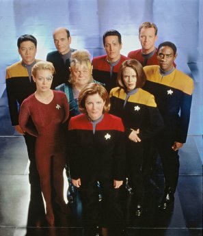 Star Trek Voyager_Cast_72dpi.jpg