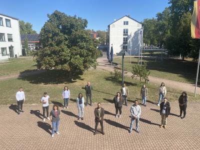Abstand halten und kleine Gruppen sind in diesem Semester an der Tagesordnung. Die internationalen Austauschstudierenden erleben die Hochschule Worms unter ganz besonderen Vorzeichen. Foto / Theresa Huber