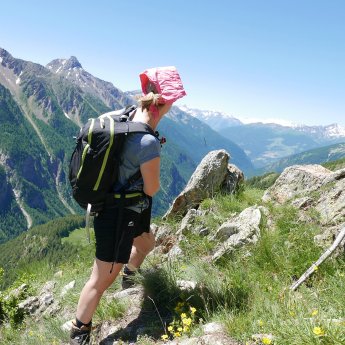 Alleinreisende_Frauen wandern im Aostatal_Foto Anke Sademann_web.jpg