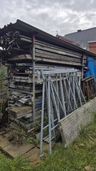 Stillgelegte Altfahrzeuge beim Schrotthändler aus Hürth Entsorgen lassen.jpg