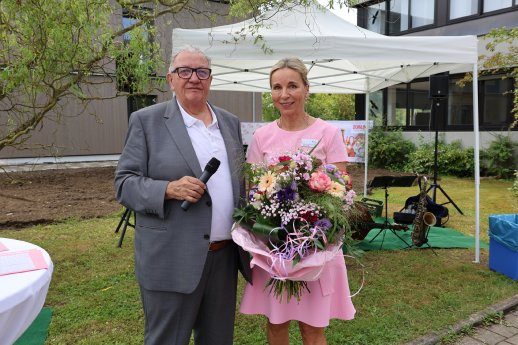 Claus Moldenhauer und Barbara Martetschläger freuen sich über die Eröffnung des neuen Eltern-Kin.jpg