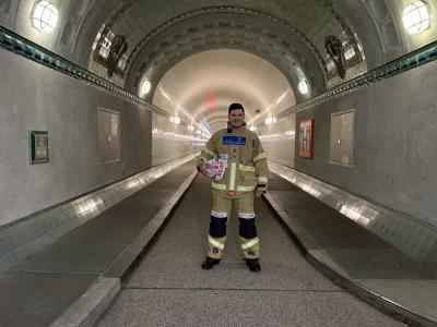 Der 363 KM lange Marsch von Mario Schnepf von Hamburg nach Sömmerda startete im alten Elbtunnel. Foto: Deutsche Fernsehlotterie/Daniel Kroll