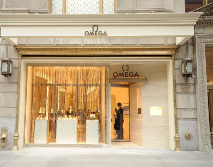 Omega Boutique NY_aussen.jpg