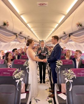 Eurowings Service_Heiraten an Bord.jpg