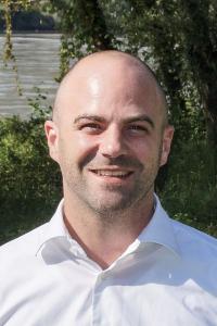 Professor Dr. Stefan Bauernschuster von der Universität Passau untersuchte in einer Studie, wie Bürger in den neuen und den alten Bundesländern ihr Land und ihre Gesellschaft sehen. Foto: obx-news/Universität Passau