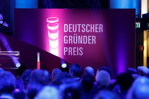 1_DGP25_Backdrop_Visual.jpg