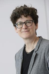 Julia Schirmer ist beim Deutschen Verband der Ergotherapeuten e.V. (DVE) im Vorstand für Wissenschaft und Bildung verantwortlich. (© DVE)
