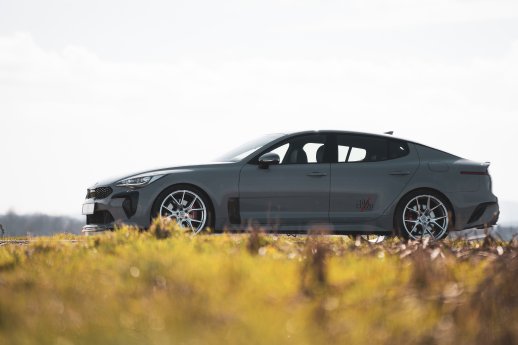 Kia Stinger Barracuda Inferno Silber 10.jpg