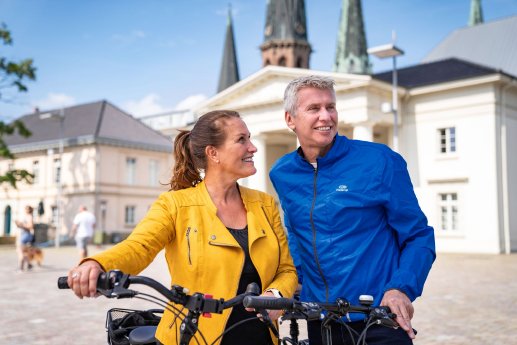 Oldenburg_Radfahren_Schlossplatz_2021_quer_MD-2626.jpg