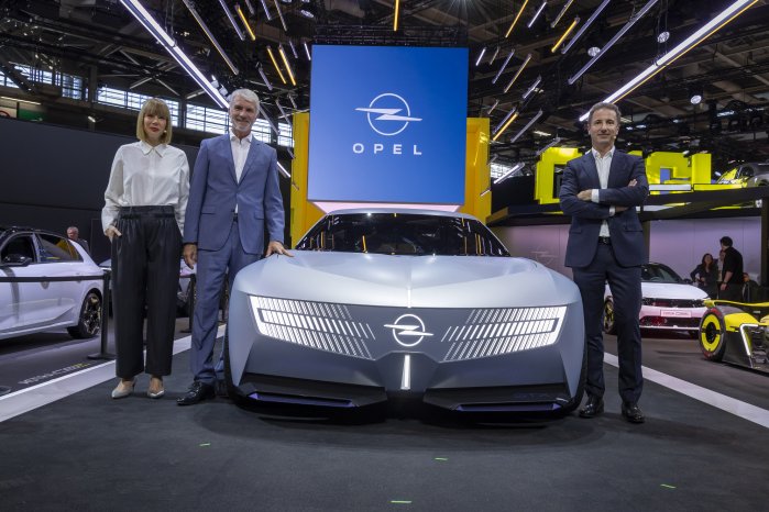 spannender-blick-in-die-zukunft-weltpremieren-opel-stx-concept-und-opel-gse-27fe-auf-dem-pa.jpg