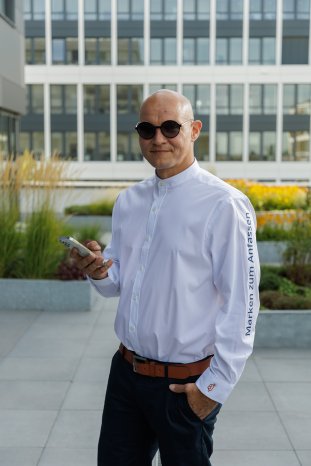 acp fuer BrandQueen - Marken zum Anfassen auf Stehkragenhemd.jpg