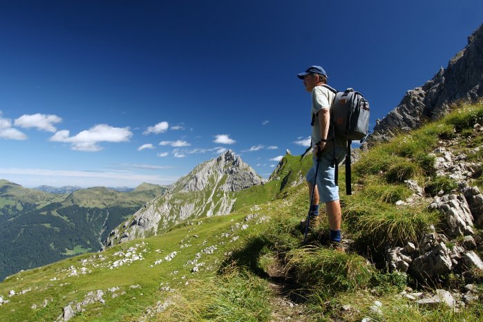 Wanderer_Künzelspitze © Ludwig Berchtold_Bregenzerwald Tourismus.jpg