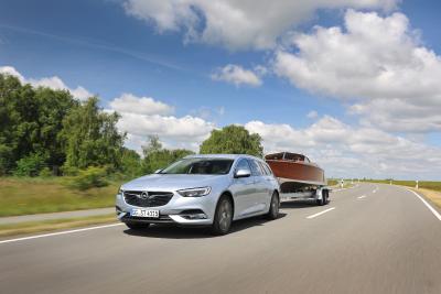 Der packt‘s: Der neue Opel Insignia (im Bild der Sports Tourer) zieht im Anhängerbetrieb bis zu 2.200 Kilogramm
