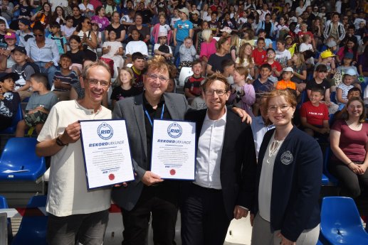 V.l.n.r. PEN-Mitglied Stefan Gemmel, der PEN-Generalsekretär Michael Landgraf, der Darmstädter O.jpg