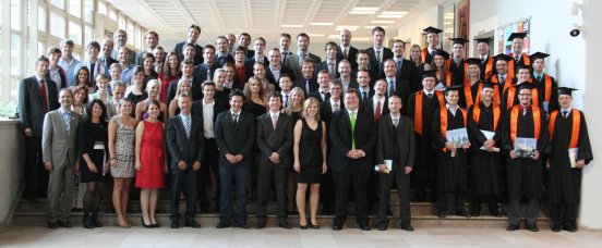 20120515_Gruppenfoto_Absolventenverabschiedung_WI.jpg