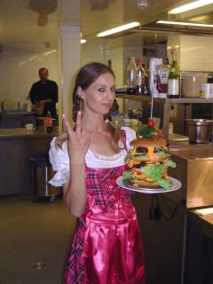 Nur bei Goldschmitts - Der Weltrekord Burger im XXL Format
