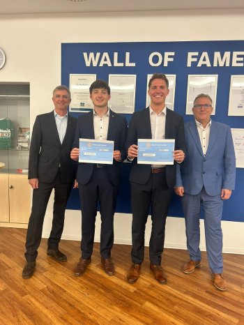 Bild_1_Die_beiden_ausgezeichneten_Studierenden.jpg