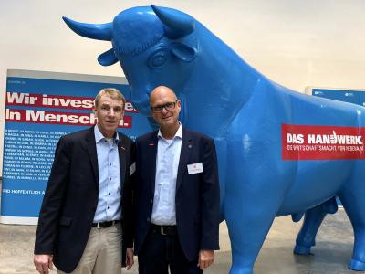 Präsident Harald Herrmann (links) und Hauptgeschäftsführer Dr. Joachim Eisert von der Handwerkskammer Reutlingen