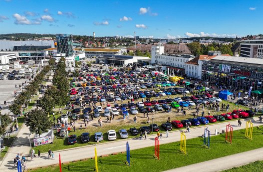 Motorworld_Stuttgart_Saisonabschl_powered_Weeber.jpg