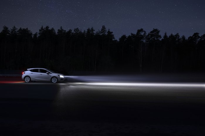 Opel-Astra-IntelliLux-LED-Matrix-Light-506014.jpg